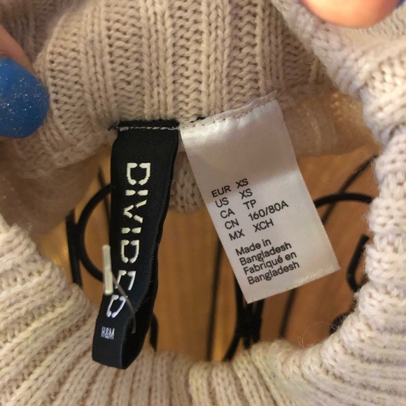 Sweater - Picture 3 of 3